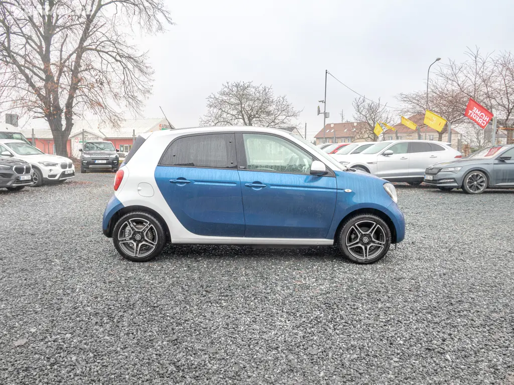 Smart Forfour ČR 12/18 NAV SOH 93% - fotka 3