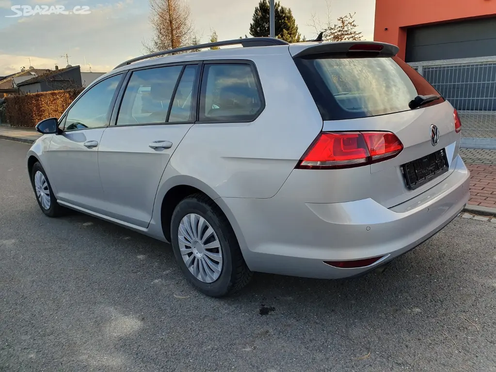 VOLKSWAGEN GOLF 1.6 TDI 81KW, DPH, NAVI, KRÁSNÝ - fotka 3