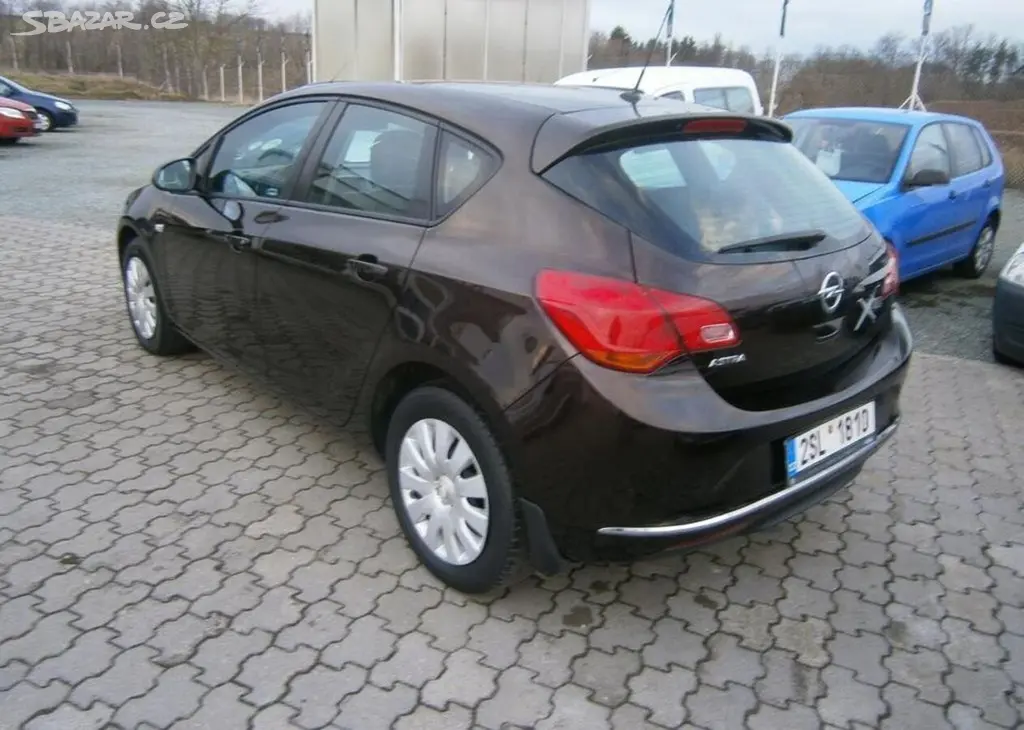 Opel Astra 1.4i 16v 88kw,CZ,serviska benzín - fotka 5