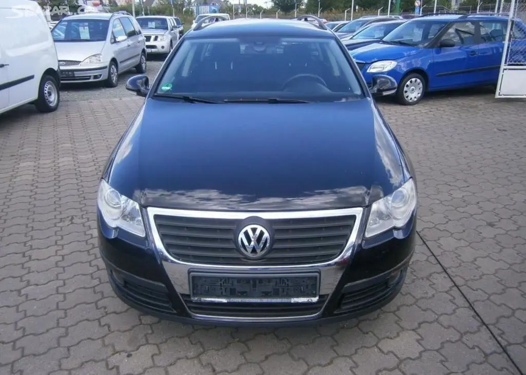 Volkswagen Passat 1.6 FSi benzín manuální - fotka 2