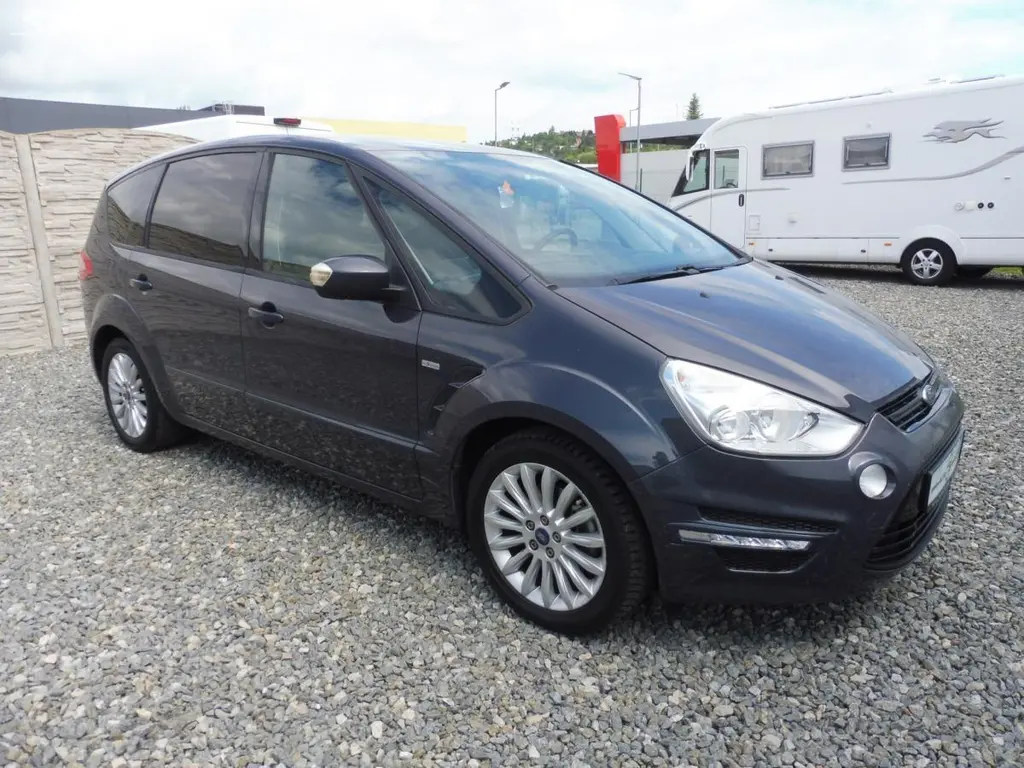 Ford S-MAX 2.0TDCi 140PS FL NAVI/AUT/STK! - fotka 4