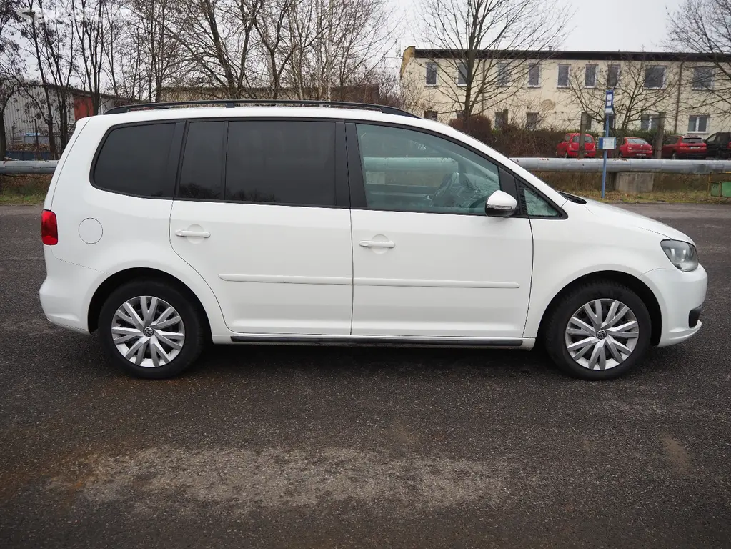 Volkswagen Touran 1.6 TDI AUTOMAT DSG, 7 míst - fotka 4