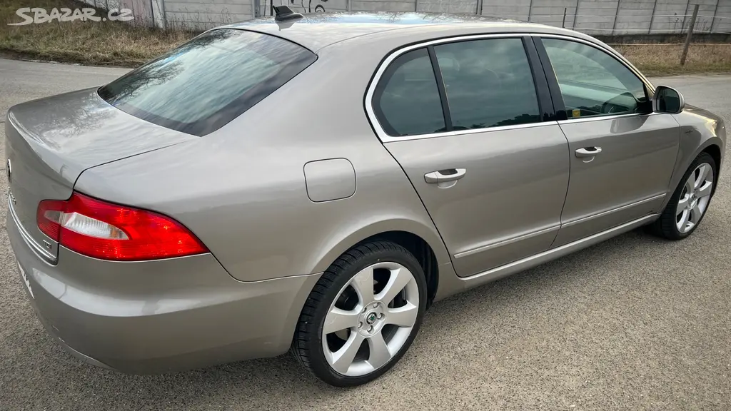 Škoda superb 2 103kw dsg - fotka 2
