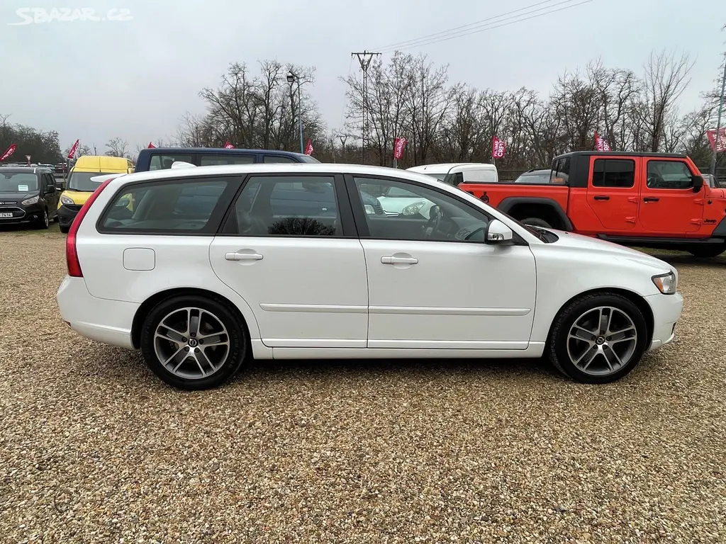 Volvo V50, 1.6D 80kW*KŮŽE*VÝHŘEV*HANDSFRE - fotka 6