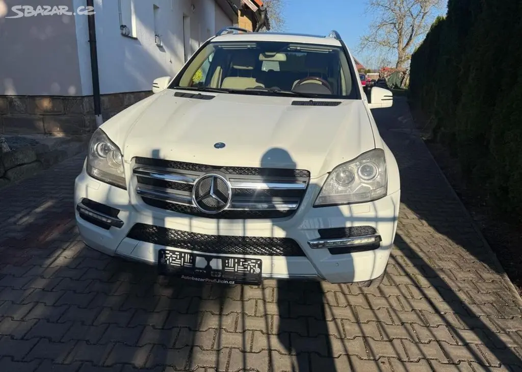 Mercedes-Benz GL 450i /250kw 4x4 7 Míst Tažné - fotka 3
