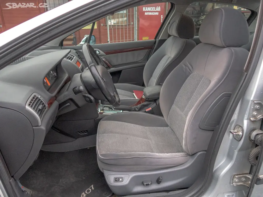 Peugeot 407 ČR 2.0HDI 100KW PO ROZVODECH - fotka 6