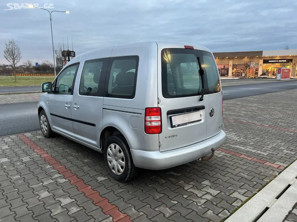 Volswagen Caddy Life 1.6 TDi 75kw TZ ČR 1.maj.DPH - fotka 5