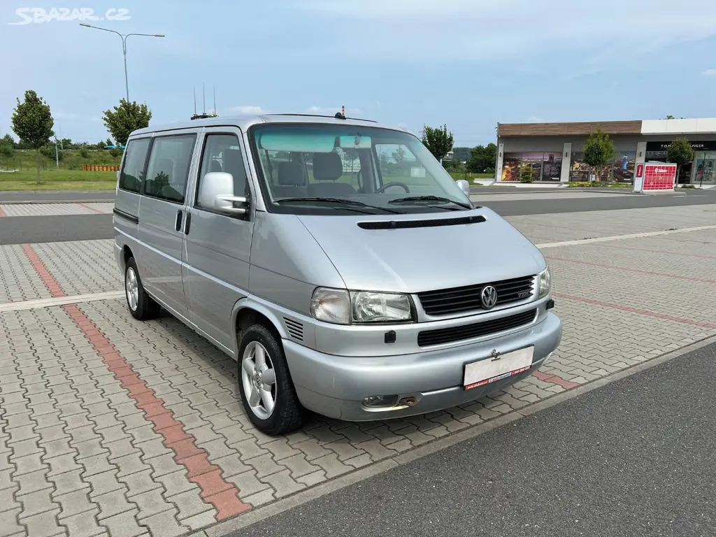 Volkswagen Caravelle 2.5 TDi 9 míst digi klima TZ