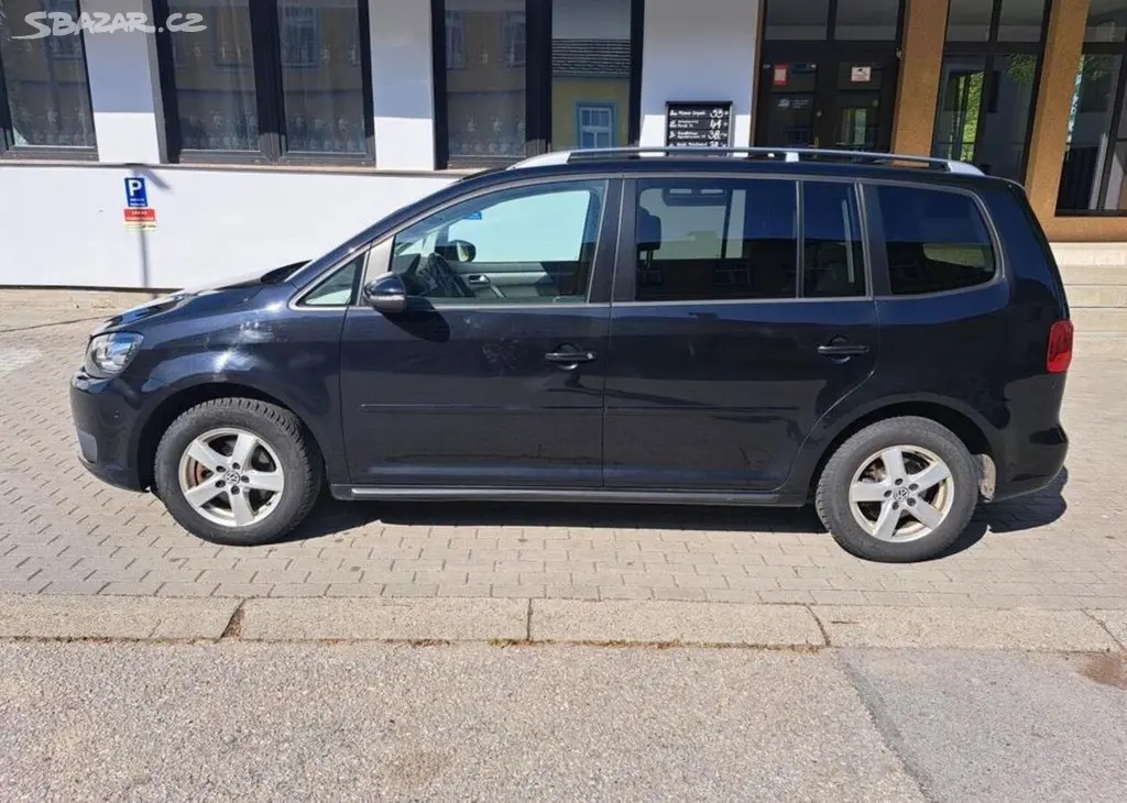 Volkswagen Touran 1,6 TDI Comfortline nafta - fotka 6