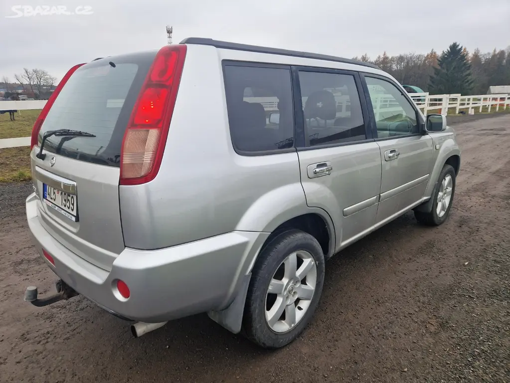 Nissan x-trail 2.5 benzin 4x4 - AUTOMAT - - fotka 4