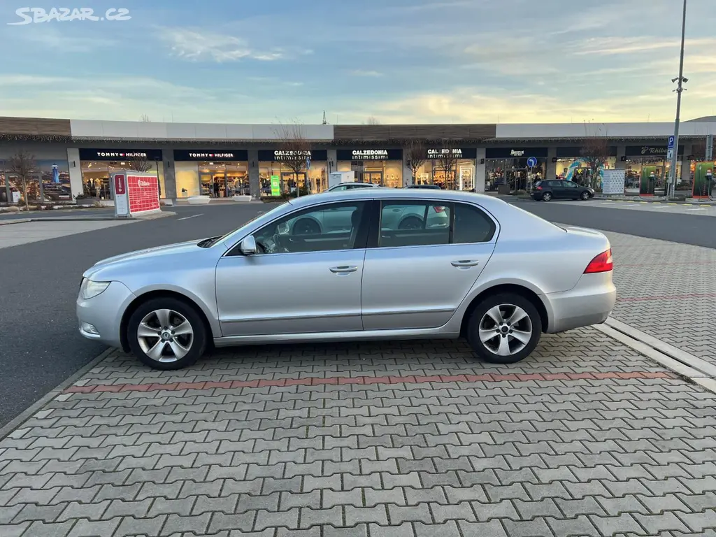Škoda Superb II 2.0 TDi 103kw 6 rychlostí ALU - fotka 6