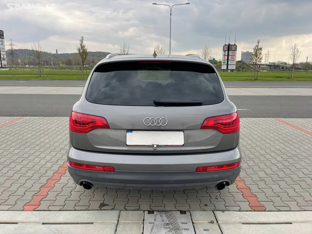 Audi Q7 3.0 TDi 176kw po faceliftu, 8 rychl. NAVI - fotka 3