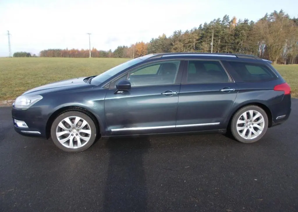 Citroën C5 2,2HDI nafta manuální - fotka 2