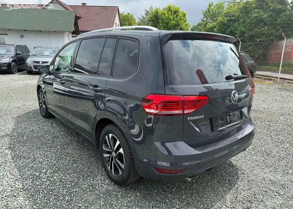 Volkswagen Touran 2.0 TDI DSG UNITED LED ACC - fotka 3