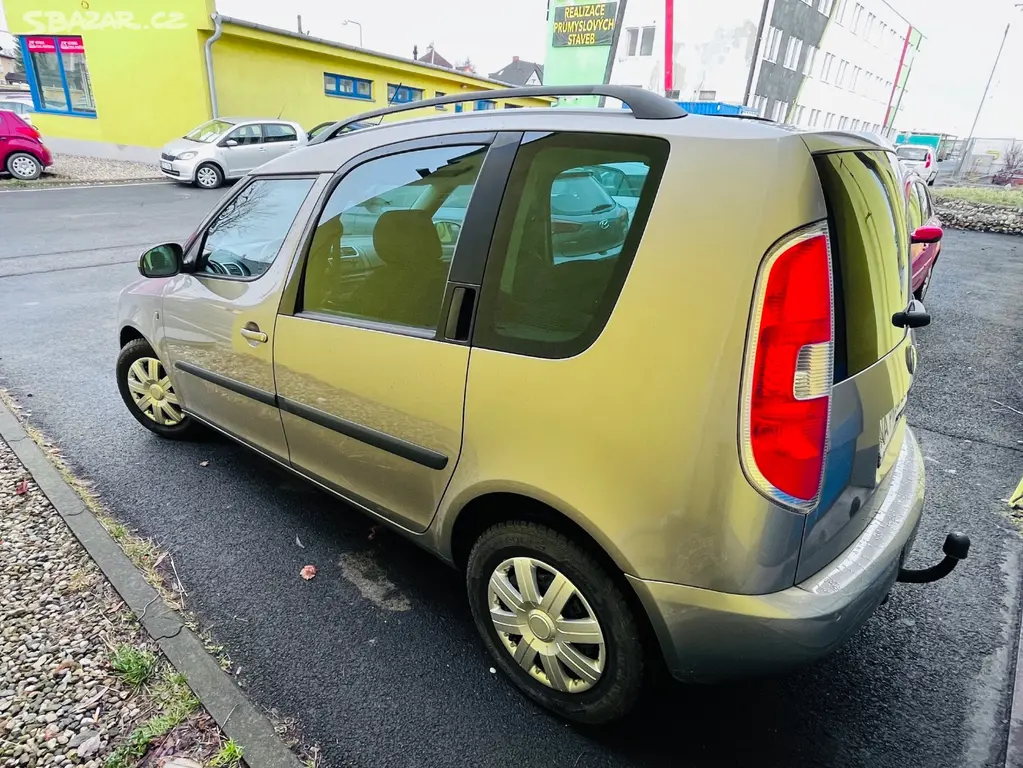 ŠKODA ROOMSTER 1.2 i TAŽNÉ NAJETO JEN 94 TIS KM - fotka 4