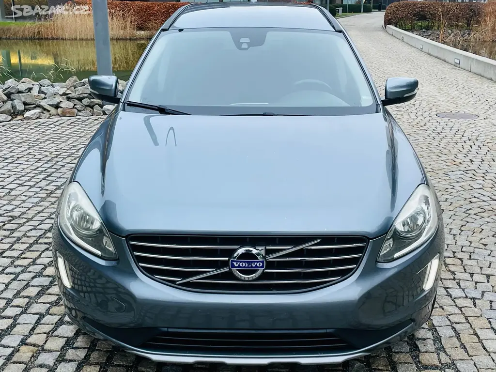 Volvo XC60, 2.4D 4x4 5V AUT 1.MAJ SERVISKA - fotka 5