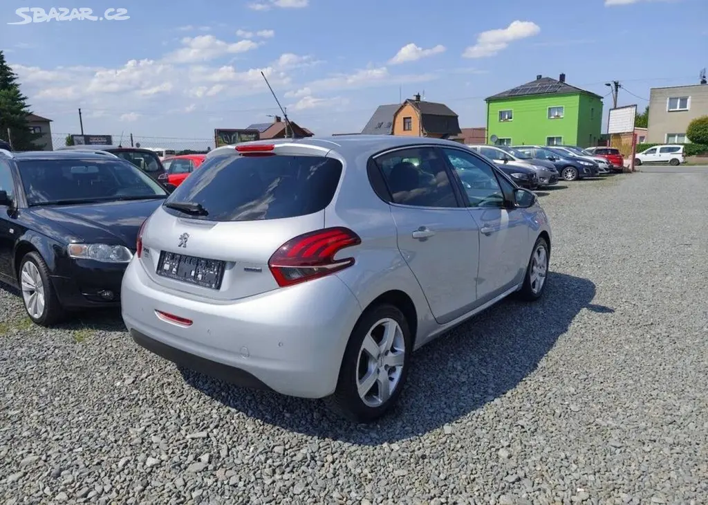Peugeot 208 1.2 Automat, Klima, Tempomat benzín - fotka 5