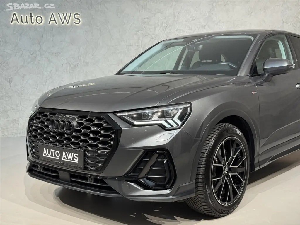 Audi Q3, 2,0 TFSi 4x4 Sportback S-Line - fotka 4