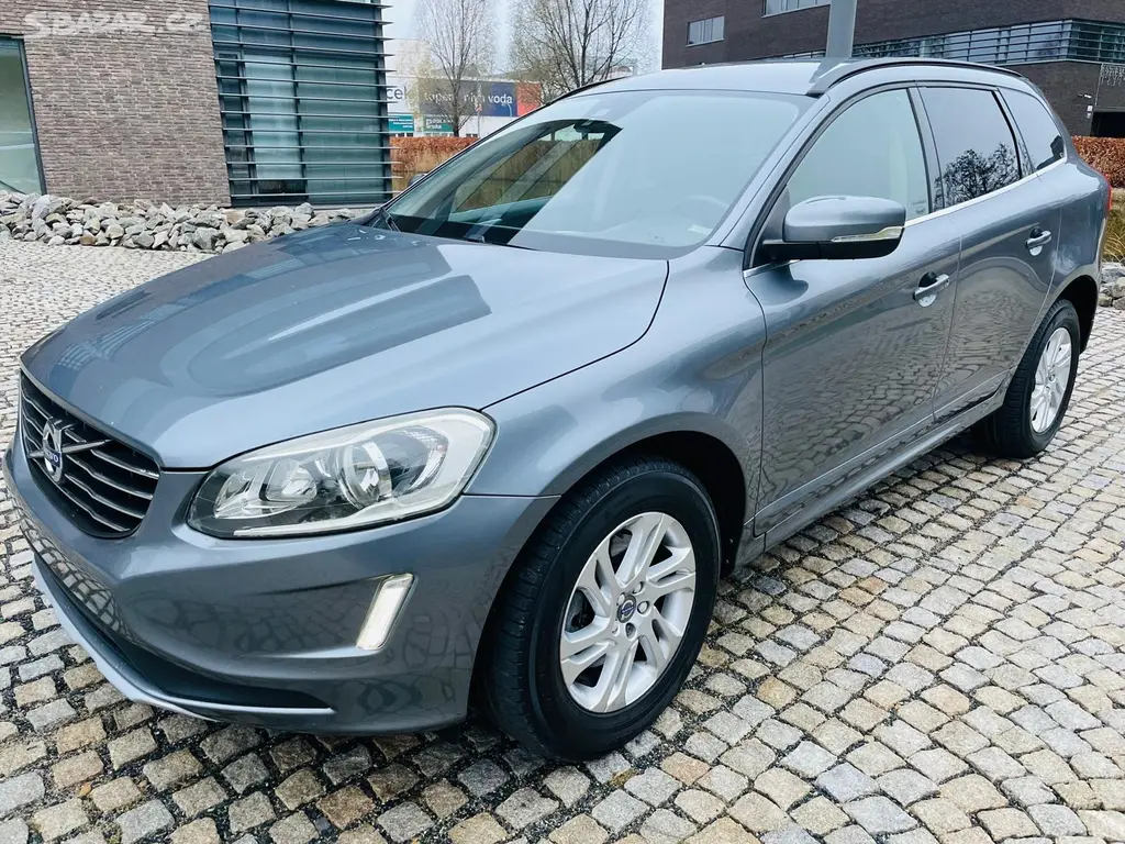 Volvo XC60, 2.4D 4x4 5V AUT 1.MAJ SERVISKA - fotka 4