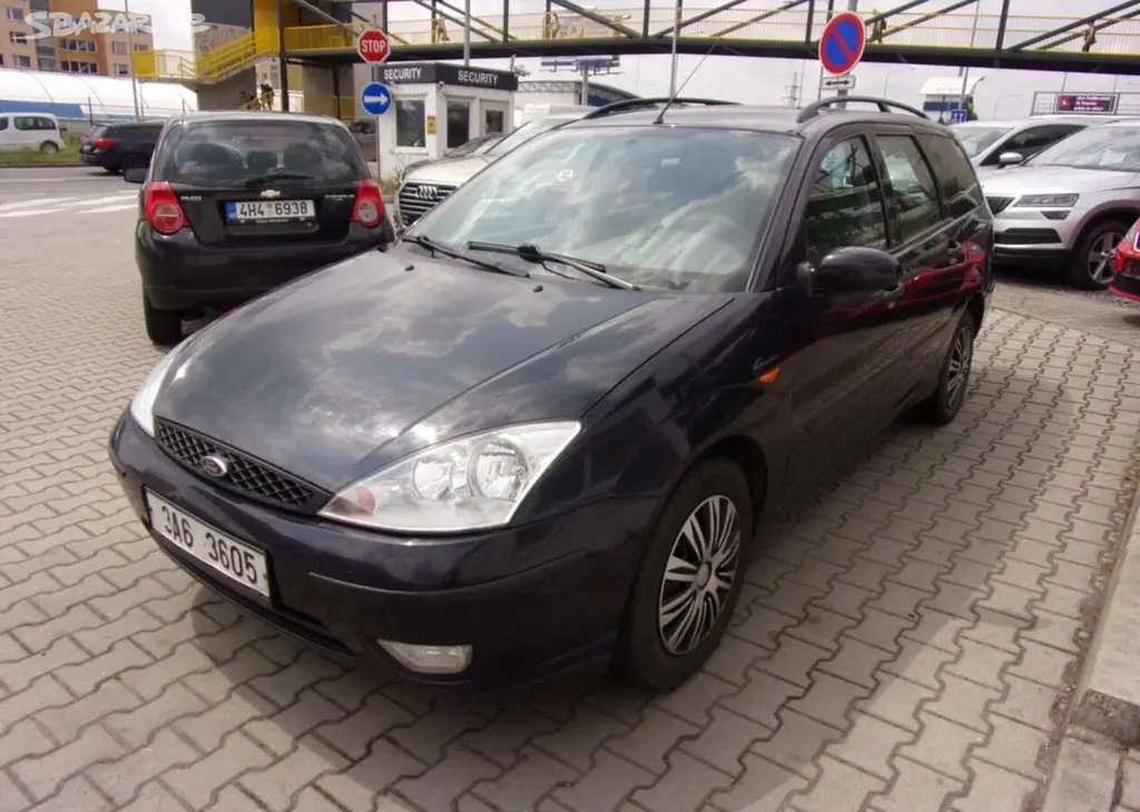 Ford Focus 1,6i klimatizace benzín manuální - fotka 3