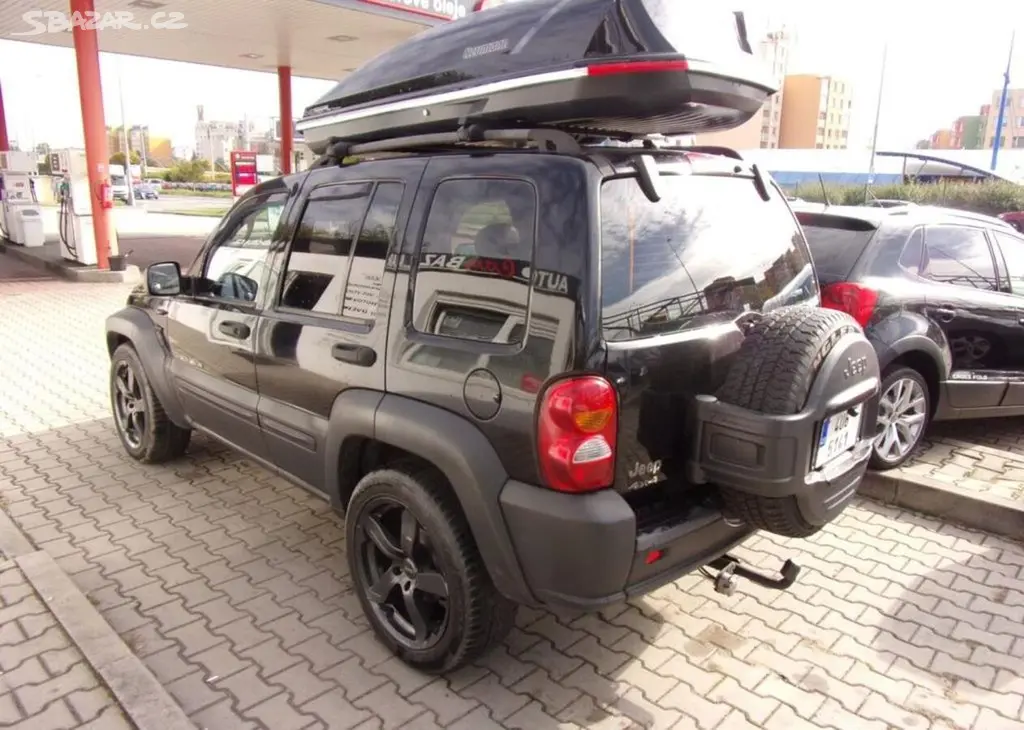 Jeep Cherokee 2,5 CRD 4x4 Limited Edition nafta - fotka 5