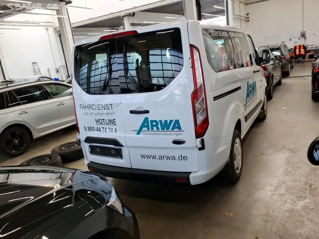 Ford Transit Custom 2,0TDCi 9Míst - fotka 3