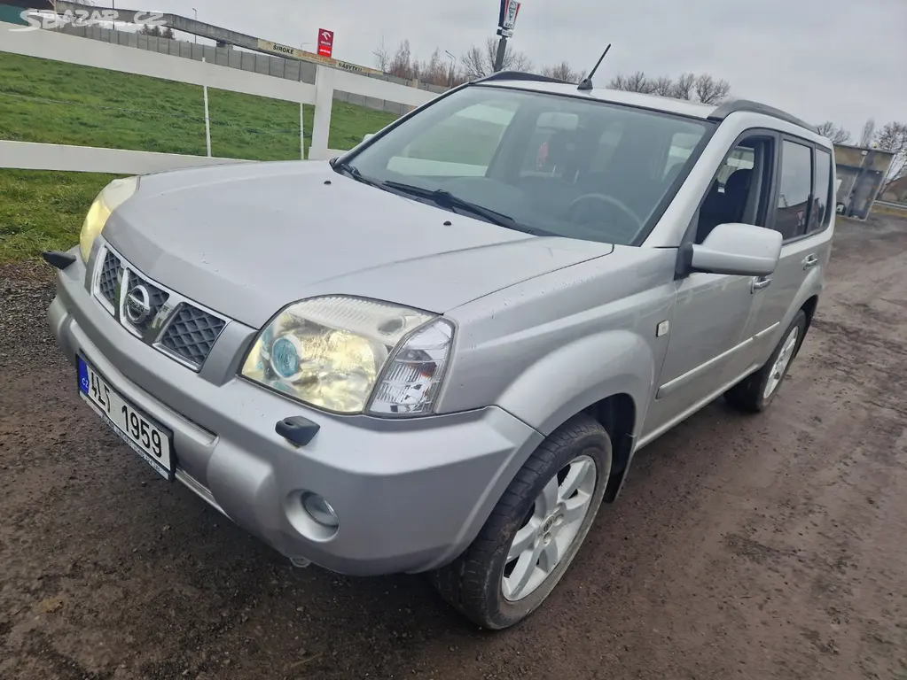 Nissan x-trail 2.5 benzin 4x4 - AUTOMAT - - fotka 2