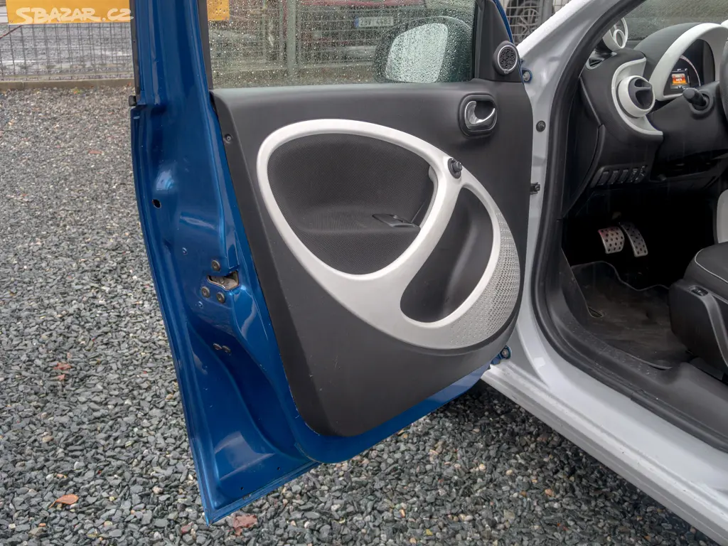 Smart Forfour ČR 12/18 NAV SOH 93% - fotka 5