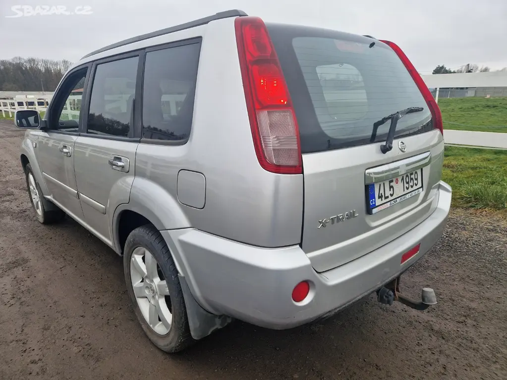 Nissan x-trail 2.5 benzin 4x4 - AUTOMAT - - fotka 3