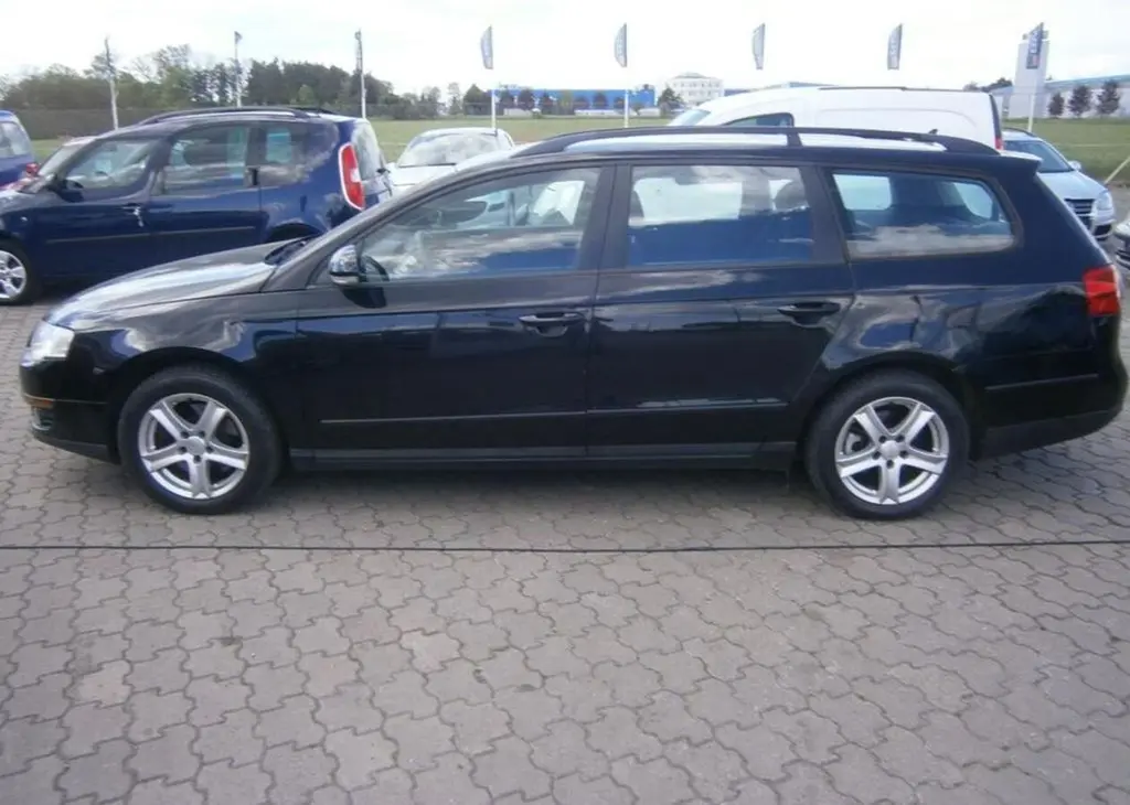 Volkswagen Passat 1.6 FSi benzín manuální - fotka 4