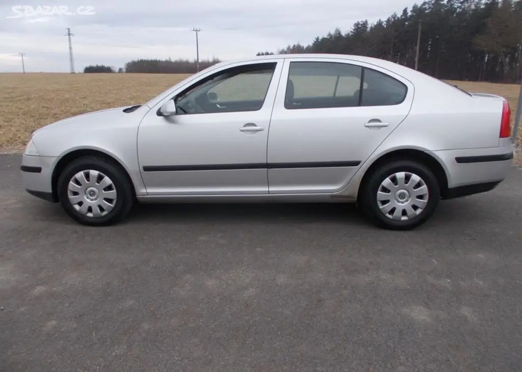 Škoda Octavia 1,6 85KW benzín manuální - fotka 2