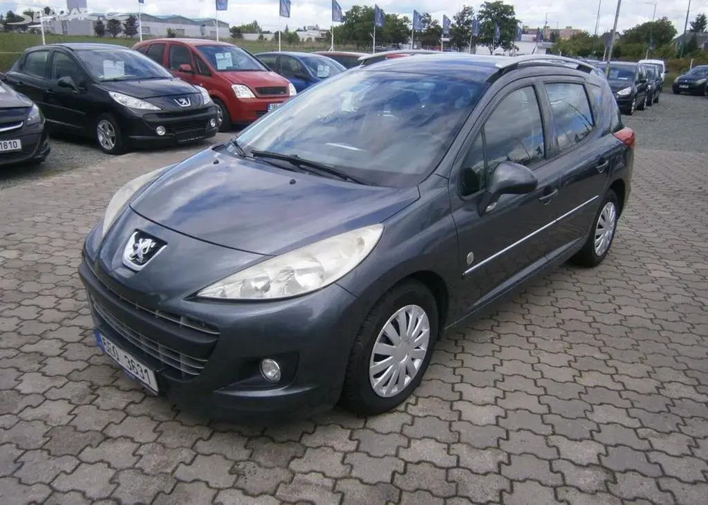 Peugeot 207 1.6HDi 68kw,CZ nafta manuální - fotka 3