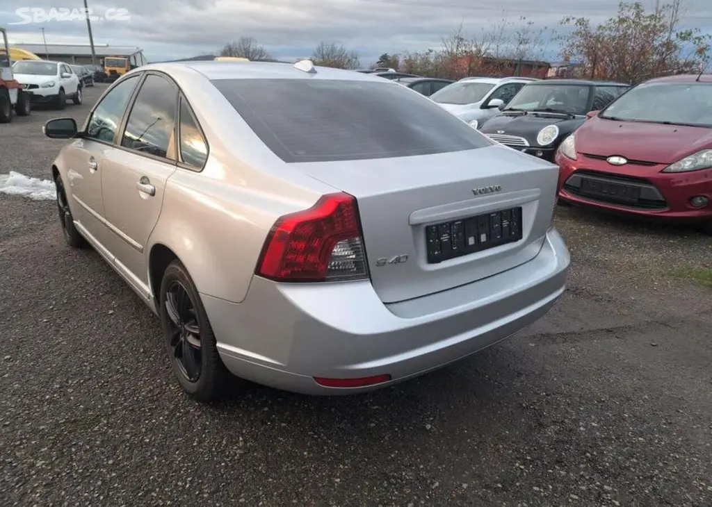Volvo S40 1,6 D Momentum nafta manuální - fotka 6