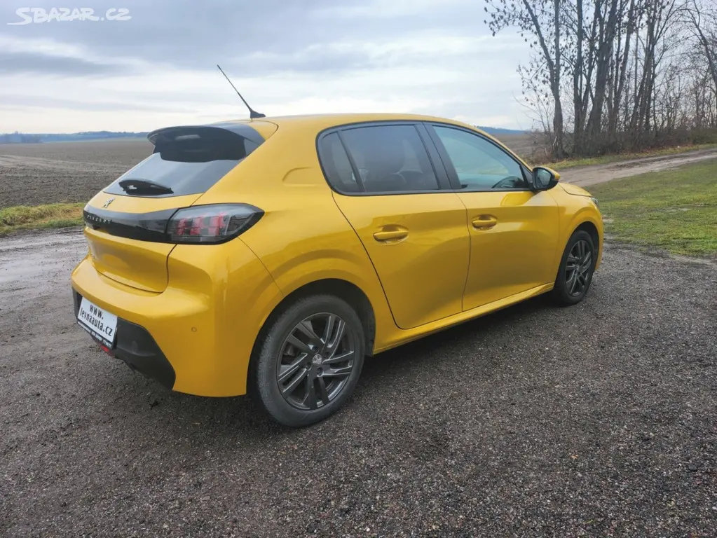 Peugeot 208 1.2 Benzín 2021 - fotka 4