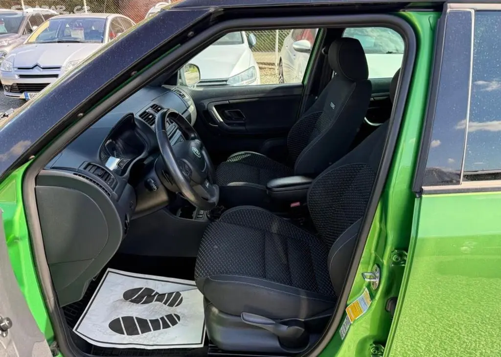 Škoda Fabia 1.4 TSI RS DSG benzín automatická - fotka 6