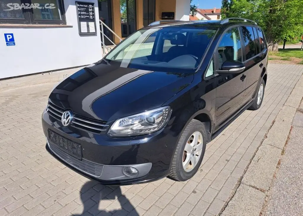 Volkswagen Touran 1,6 TDI Comfortline nafta - fotka 3