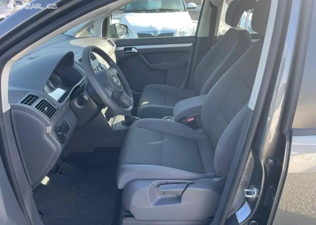 Volkswagen Touran 1.2 TSI benzín manuální - fotka 6