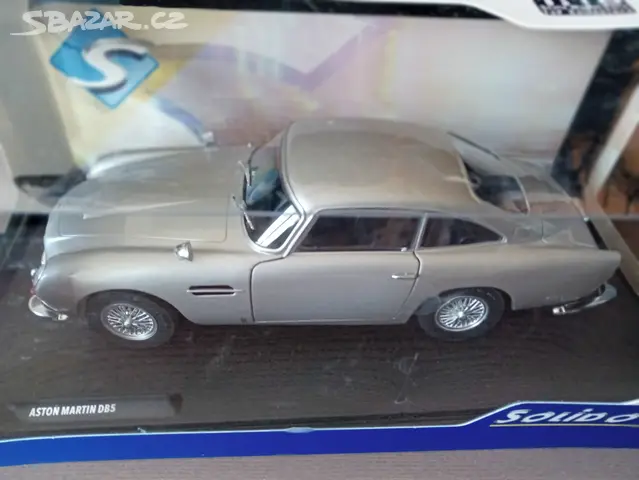 ASTON MARTIN DB5 1964 PORZELLANGRÜN 1:18 SOLIDO (Neu und