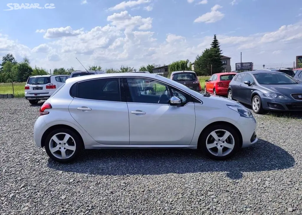 Peugeot 208 1.2 Automat, Klima, Tempomat benzín - fotka 6