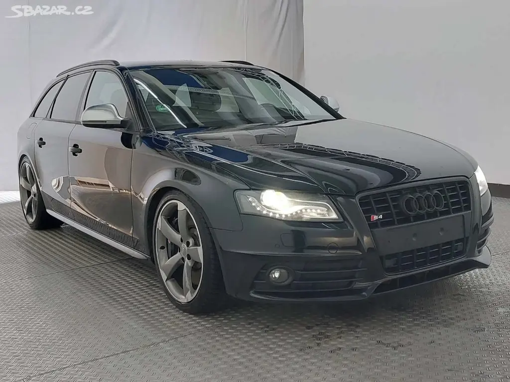 Audi S4, 3.0 Tfsi 245KW BUFÍK NA DÁLKU