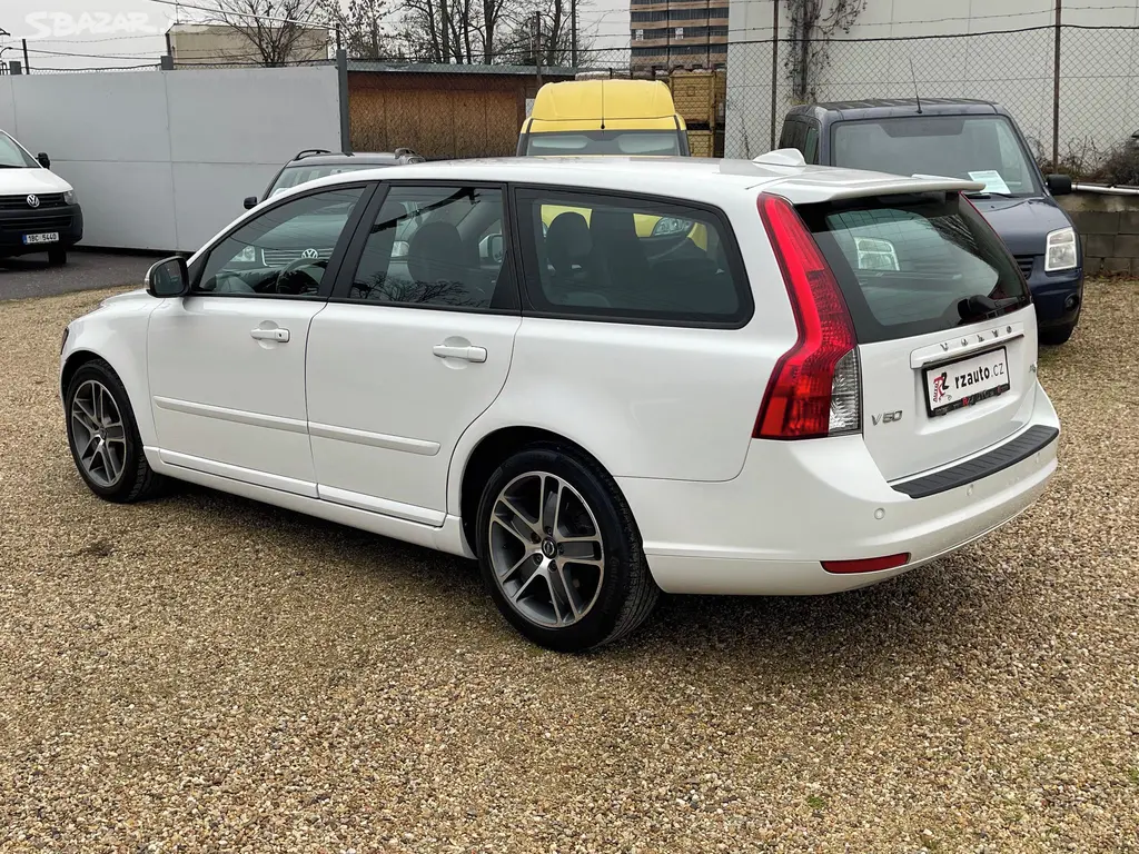 Volvo V50, 1.6D 80kW*KŮŽE*VÝHŘEV*HANDSFRE - fotka 3