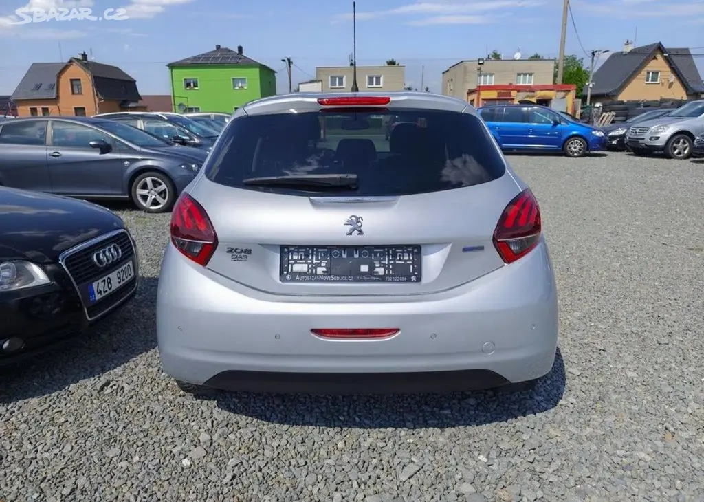 Peugeot 208 1.2 Automat, Klima, Tempomat benzín - fotka 4