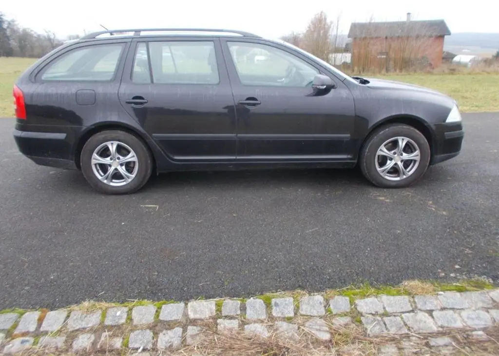 Škoda Octavia 2,0 110 KW 127 000 km nová STK - fotka 6