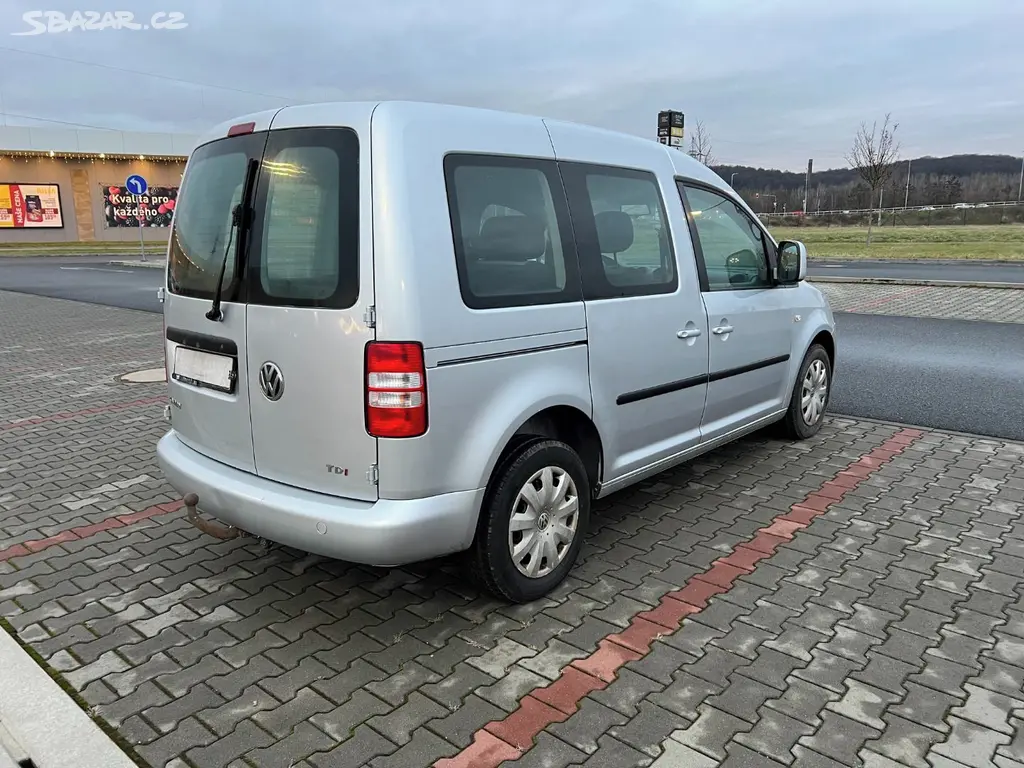 Volswagen Caddy Life 1.6 TDi 75kw TZ ČR 1.maj.DPH - fotka 3