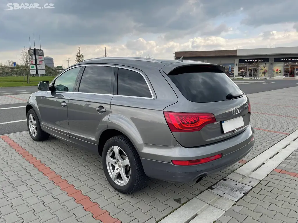 Audi Q7 3.0 TDi 176kw po faceliftu, 8 rychl. NAVI - fotka 4