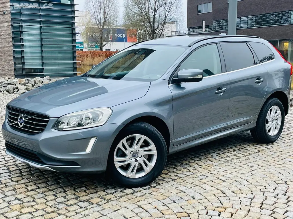 Volvo XC60, 2.4D 4x4 5V AUT 1.MAJ SERVISKA - fotka 3