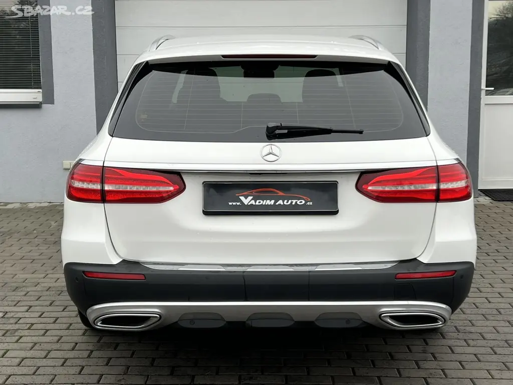 Mercedes-Benz Třídy E, E 220D 4MATIC ALL TERRAIN - fotka 6