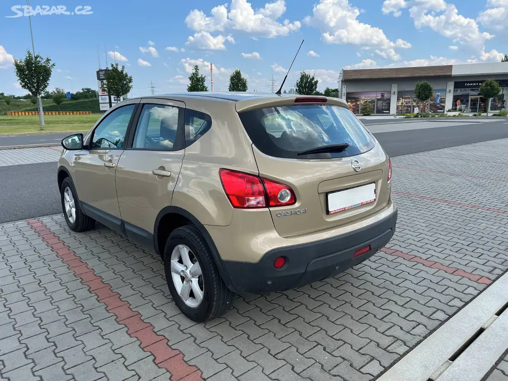 Nissan Qashqai 1.5 DCi 1. maj ČR digi klima - fotka 5
