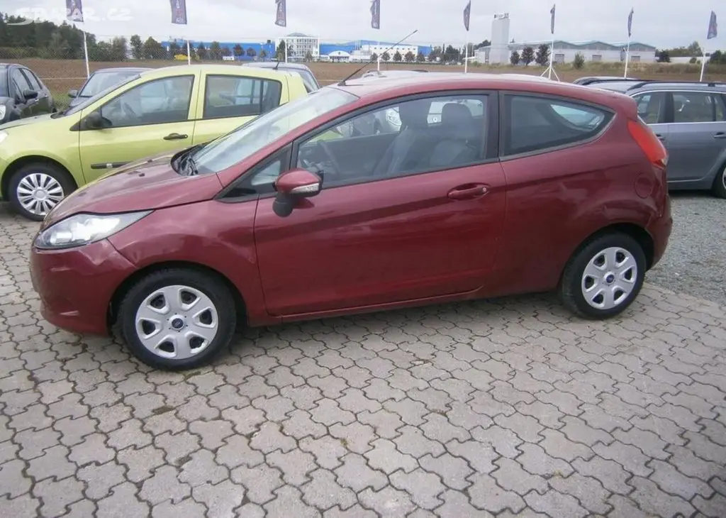 Ford Fiesta 1.25 60kw,klima benzín manuální - fotka 4