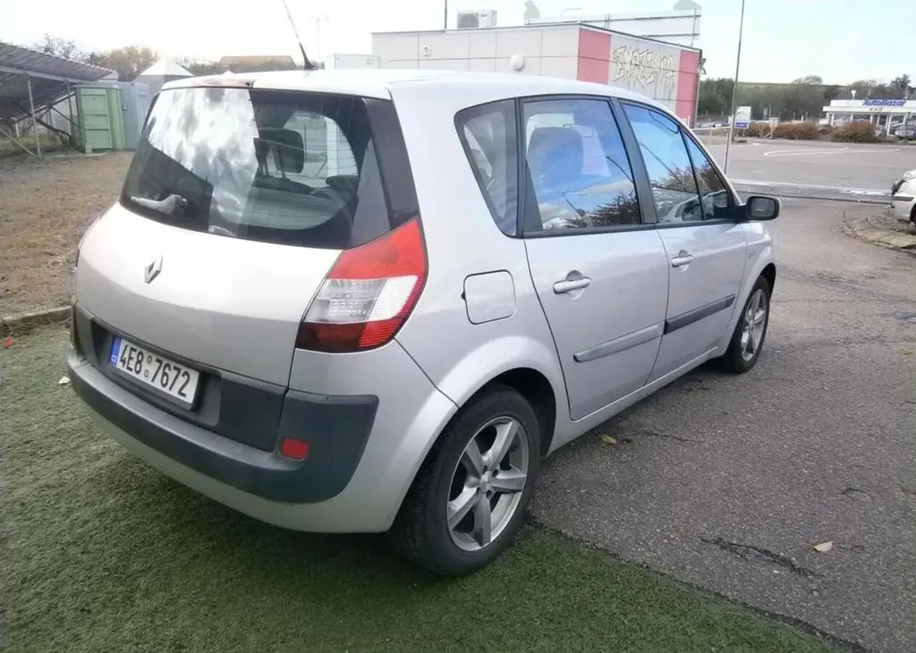 Renault Scénic 1.6i serviska benzín manuální - fotka 6